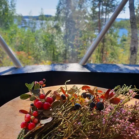 Lyxtält Hidden Island Laukanharju Glamping Nyslott
