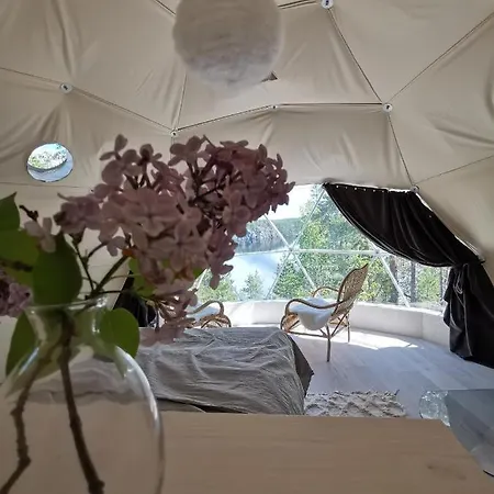 Hidden Island Laukanharju Glamping ラグジュアリーテント *
